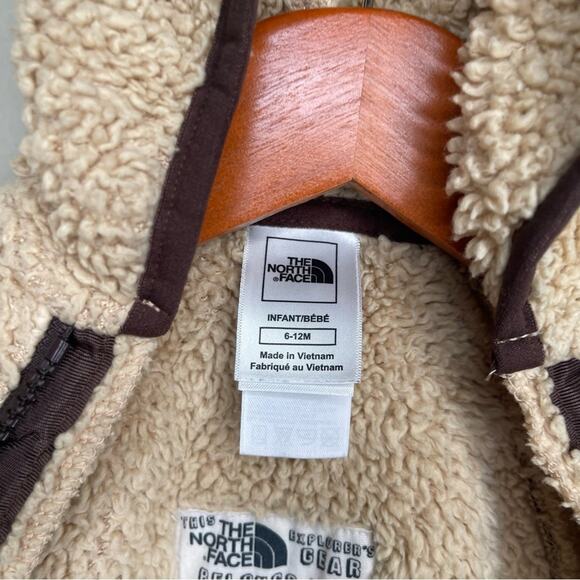 The North Face 6-12M Sherpa Fleece Suit with Hood - Picture 6 of 9